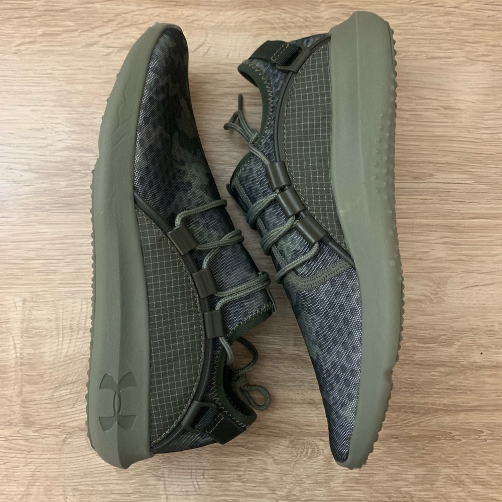 Under Armour Railfit NWOT